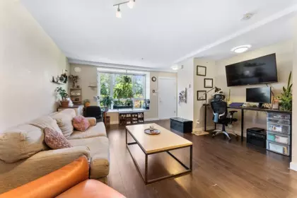 104 9350 University High Street, Burnaby, BC, Burnaby — Townhouse for sale
