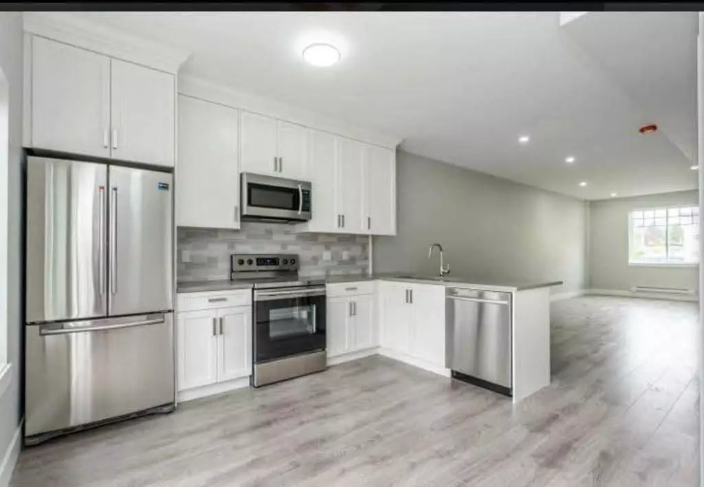 Living Room Photo of 14 2530 Janzen Street, Abbotsford, BC