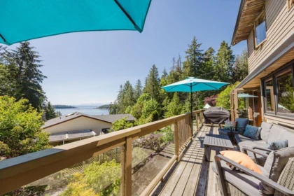 Mudroom Photo of 5454 Wakefield Road, Sechelt, BC