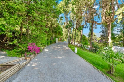 Front Yard Photo of 816 Anderson Crescent, West Vancouver, BC
