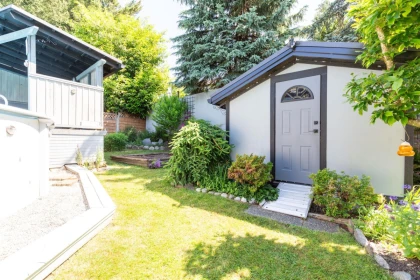 Swimming Pool Photo of 8034 Beaver Drive, Mission, BC