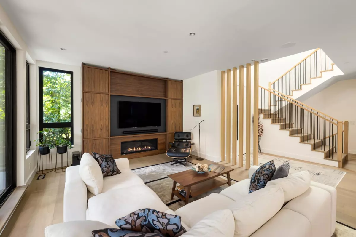 Family Room Photo of 4841 The Dale, West Vancouver, BC