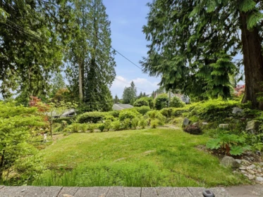 Breakfast Nook Photo of 1380 Coleman Street, North Vancouver, BC