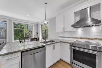 Kitchen Island Photo of 71 19525 73 Avenue, Surrey, BC