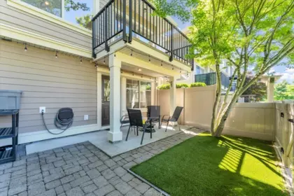 Mudroom Photo of 71 19525 73 Avenue, Surrey, BC