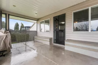Mudroom Photo of 9566 Coote Street, Chilliwack, BC