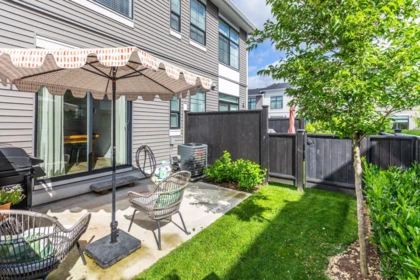 Front Yard Photo of 13 2774 Montrose Avenue, Abbotsford, BC