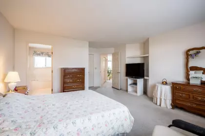 Basement Recreation Room Photo of 16156 94a Avenue, Surrey, BC
