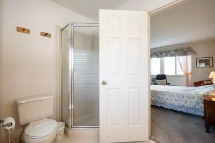 Mudroom Photo of 16156 94a Avenue, Surrey, BC