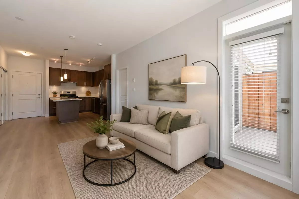Dining Area Photo of 226 15850 26 Avenue, Surrey, BC