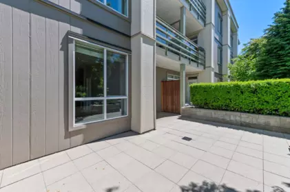 Entry Foyer Photo of 226 15850 26 Avenue, Surrey, BC