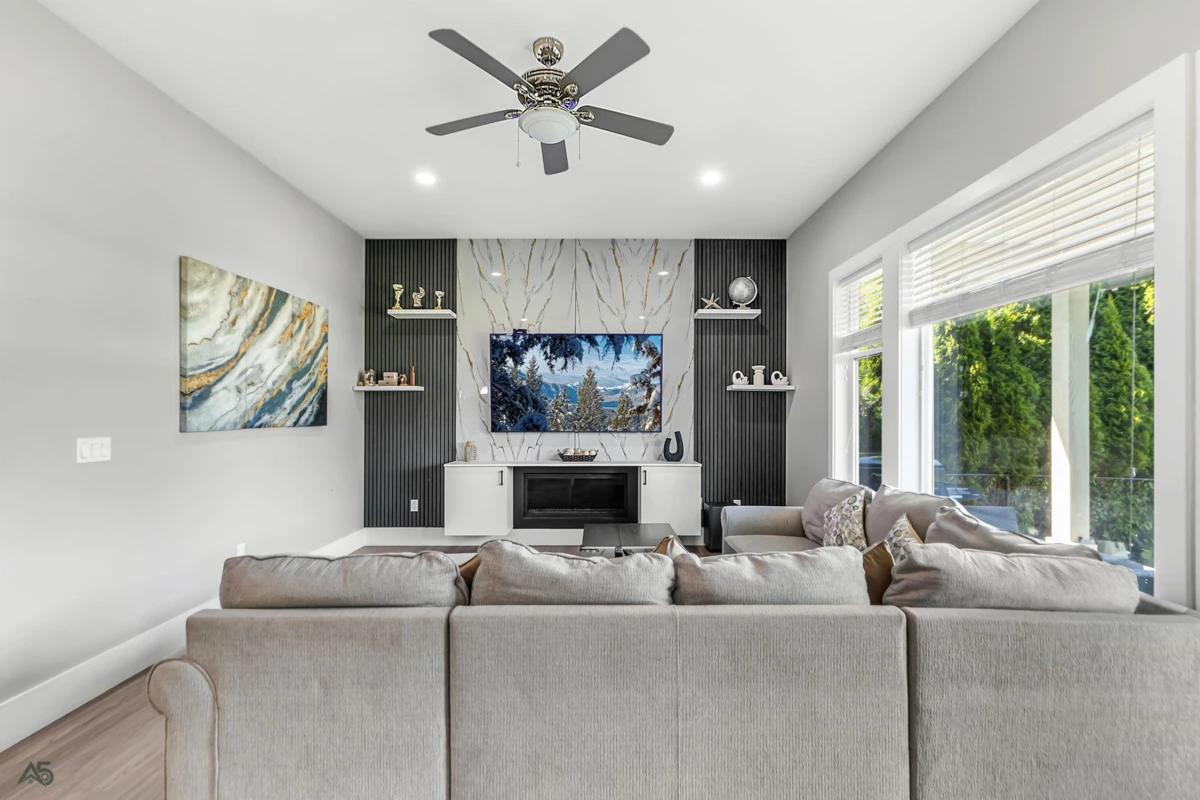 Dining Area Photo of 6561 Fern Street, Chilliwack, BC