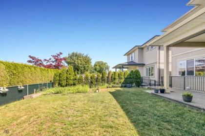 Garden / Landscaping Photo of 6561 Fern Street, Chilliwack, BC