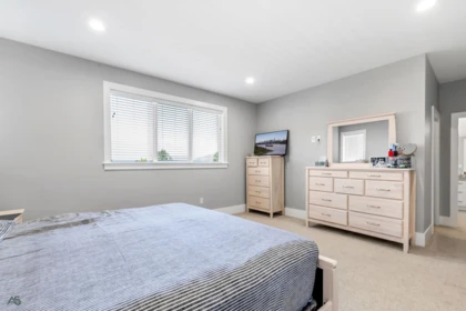 Hallway Photo of 6561 Fern Street, Chilliwack, BC