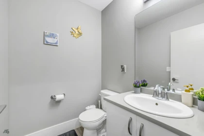 Walk-In Closet Photo of 6561 Fern Street, Chilliwack, BC