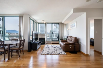 2504 4398 Buchanan Street, Burnaby, BC, Burnaby — Apartment/Condo for sale