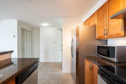 Kitchen Island Photo of 2504 4398 Buchanan Street, Burnaby, BC