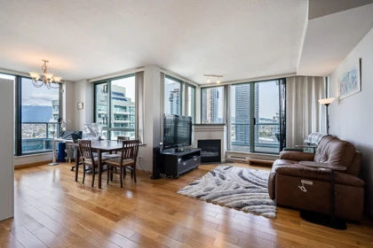 2504 4398 Buchanan Street, Burnaby, BC, Burnaby — Apartment/Condo for sale