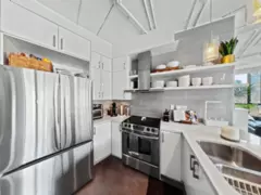 501 28 Powell Street, Vancouver, BC