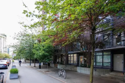 1082 Hornby Street, Vancouver, BC, Vancouver — Townhouse for sale