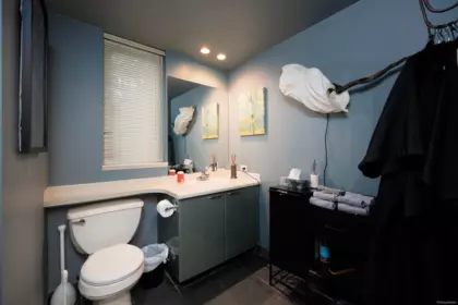 Kitchen Photo of 1082 Hornby Street, Vancouver, BC
