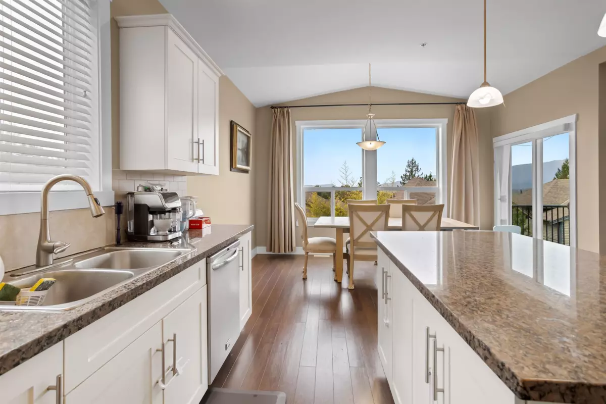 Dining Area Photo of 13735 230a Street, Maple Ridge, BC