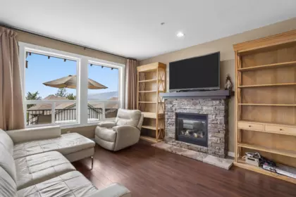 Kitchen Island Photo of 13735 230a Street, Maple Ridge, BC