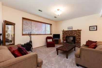 Hallway Photo of 34470 Laburnum Avenue, Abbotsford, BC