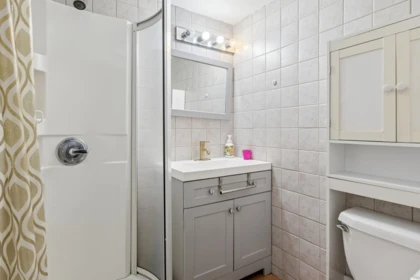 Laundry Room Photo of 556 Ballantree Road, West Vancouver, BC
