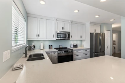 Guest Bathroom Photo of 202 15717 Marine Drive, White Rock, BC