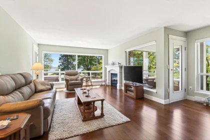 Kitchen Island Photo of 202 15717 Marine Drive, White Rock, BC