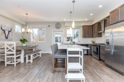 Kitchen Photo of 50 47042 Macfarlane Place, Chilliwack, BC