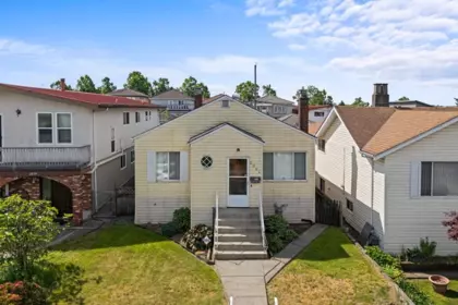 2964 E 4th Avenue, Vancouver, BC, Vancouver — Single Family Residence for sale
