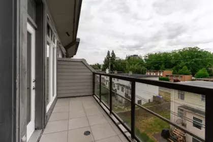 Garden / Landscaping Photo of 206 5632 Kings Road, Vancouver, BC