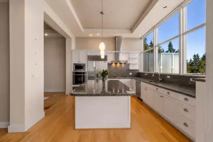 Laundry Room Photo of PH2 2200 Chippendale Road, West Vancouver, BC