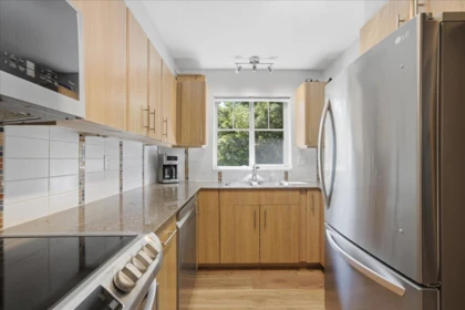 Kitchen Island Photo of 212 12020 207a Street, Maple Ridge, BC