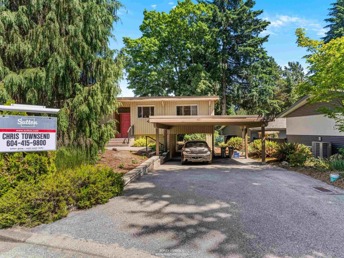 Family Room Photo of 423 Winona Street, Coquitlam, BC