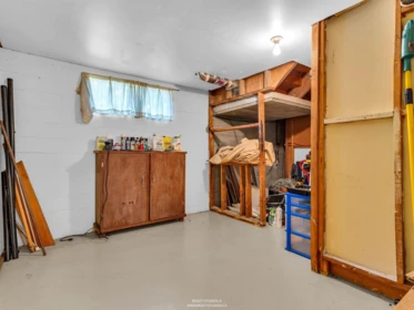 Hallway Photo of 423 Winona Street, Coquitlam, BC