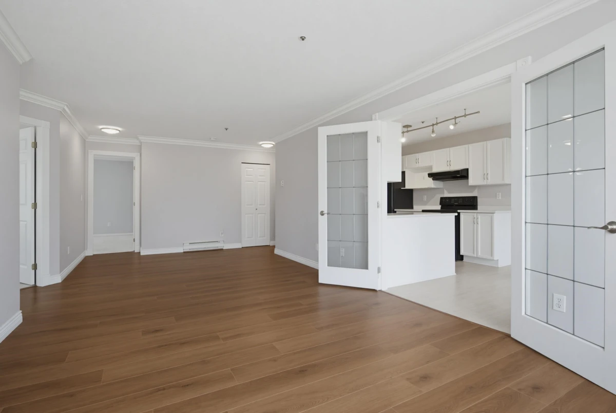 Family Room Photo of 438 32830 George Ferguson Way, Abbotsford, BC