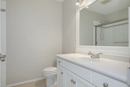 Basement Recreation Room Photo of 438 32830 George Ferguson Way, Abbotsford, BC