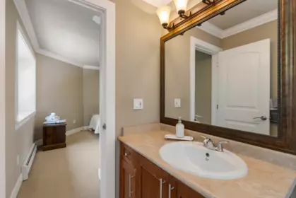 Hallway Photo of 14683 61 Avenue, Surrey, BC