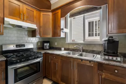 Primary Bathroom Photo of 14683 61 Avenue, Surrey, BC
