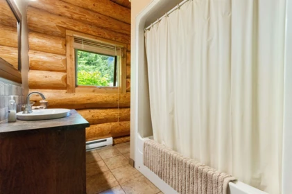 Laundry Room Photo of A22 14581 Alpine Boulevard, Hope, BC