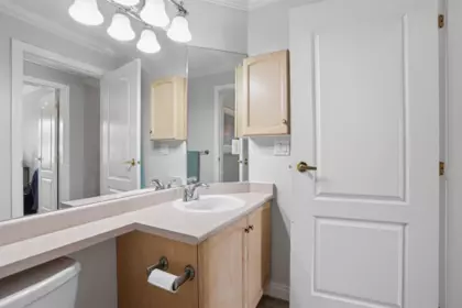 Hallway Photo of 418 2962 Trethewey Street, Abbotsford, BC