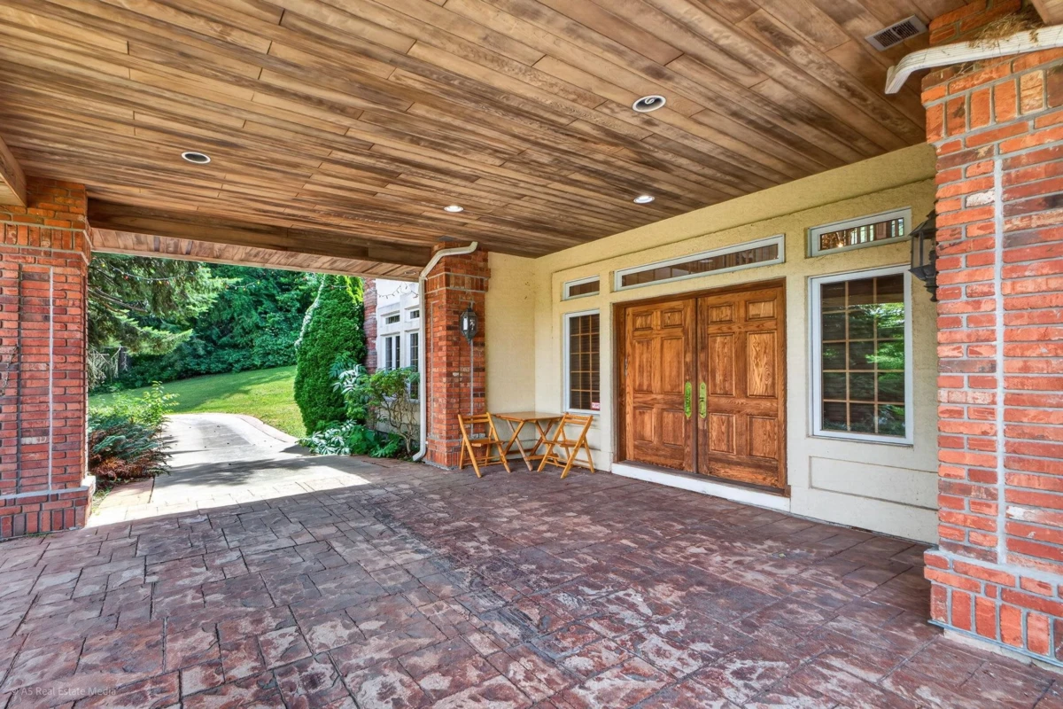 Family Room Photo of 14078 31a Avenue, Surrey, BC