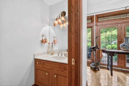 Kitchen Island Photo of 14078 31a Avenue, Surrey, BC