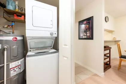 Mudroom Photo of 1 1386 W 6th Avenue, Vancouver, BC