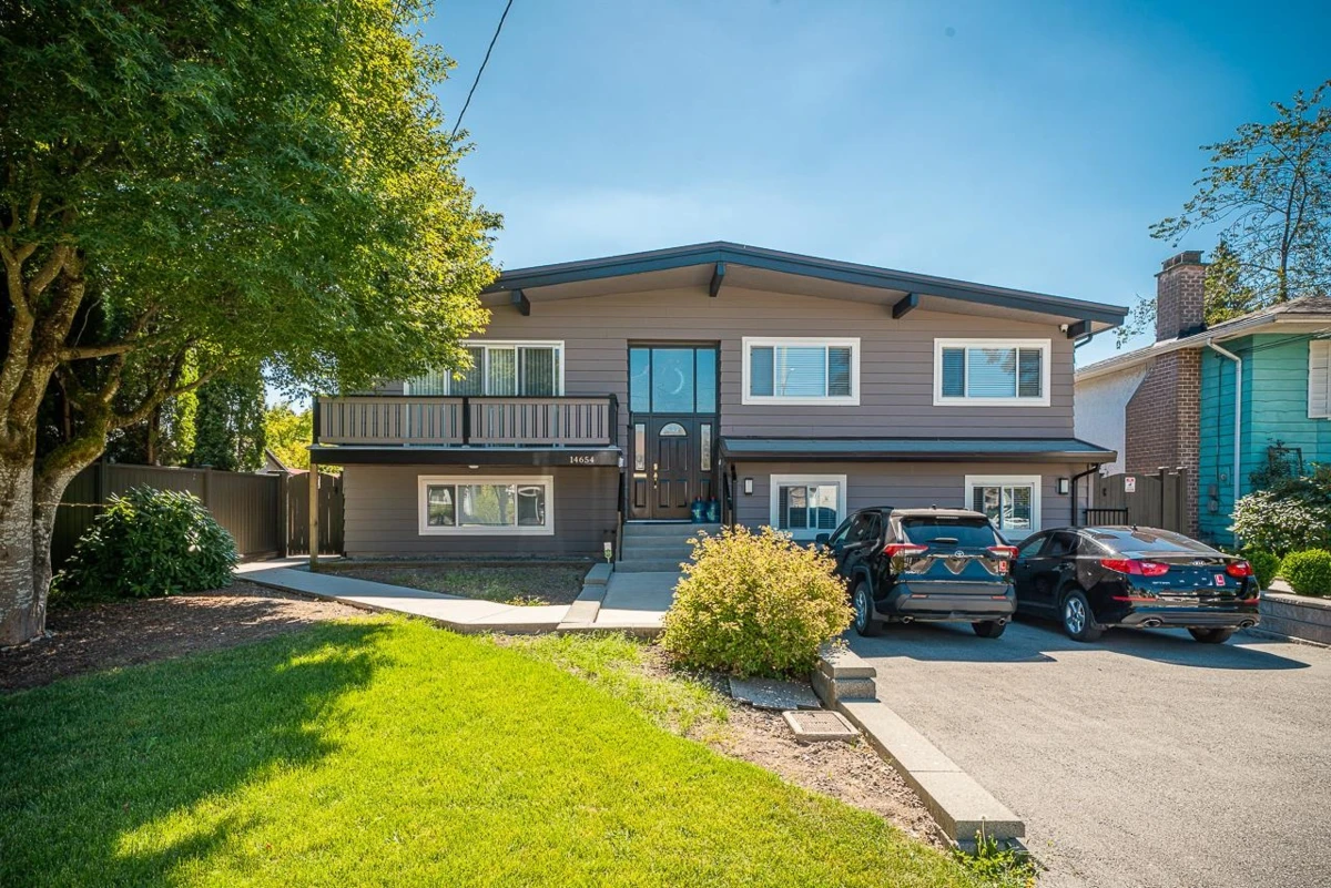 Living Room Photo of 14654 106 Avenue, Surrey, BC