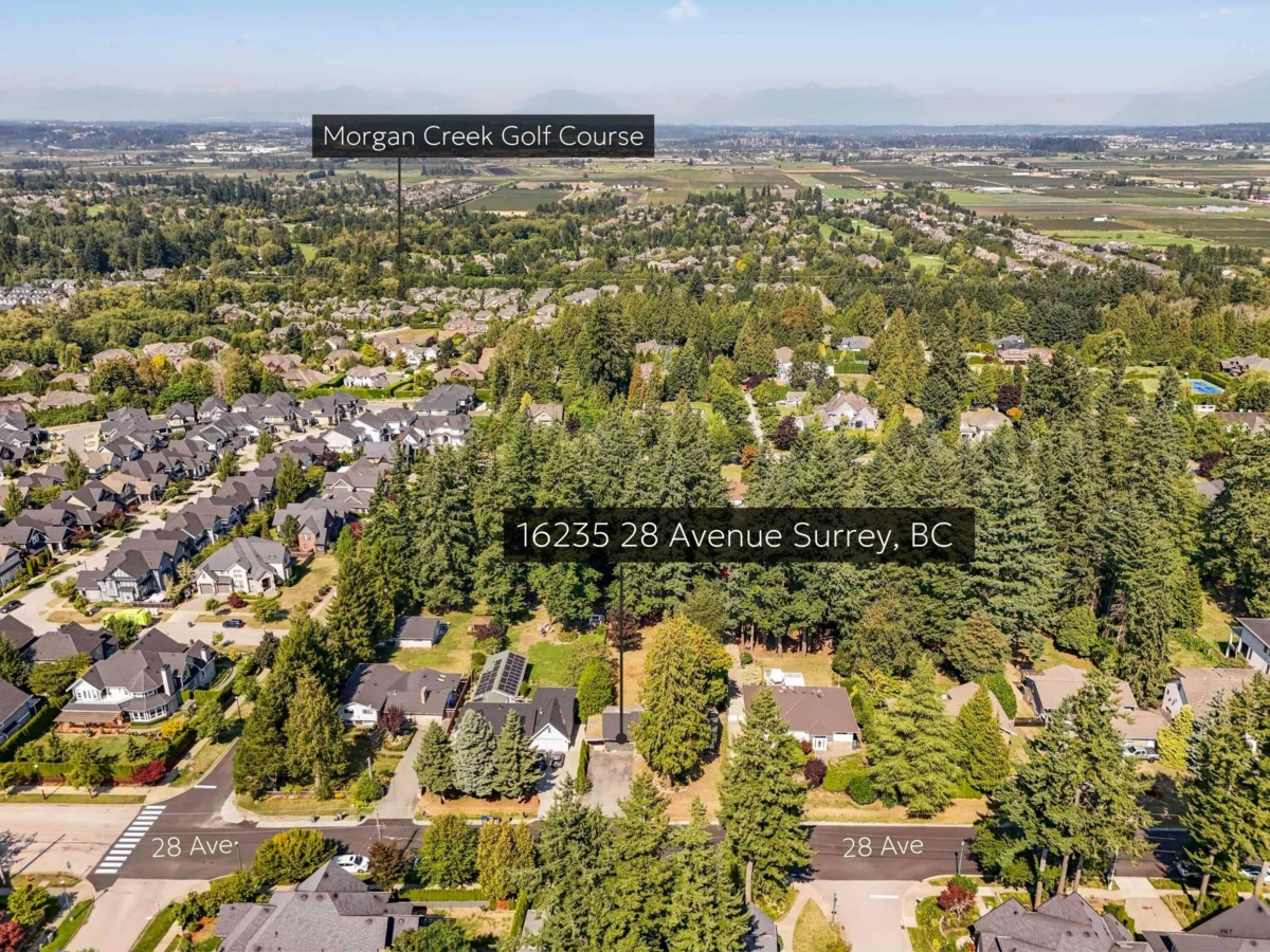 Family Room Photo of 16235 28 Ave, Surrey, BC