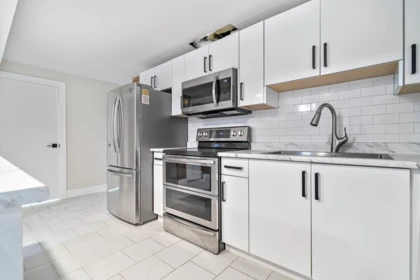 Hallway Photo of 16235 28 Ave, Surrey, BC